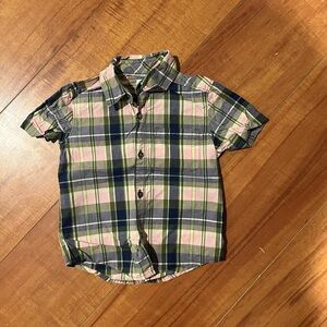 Short sleeve button up